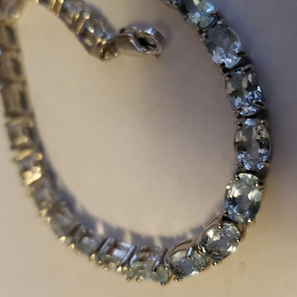 Baby Swiss blue topaz 11 carat tennis bracelet - Picture 7 of 7